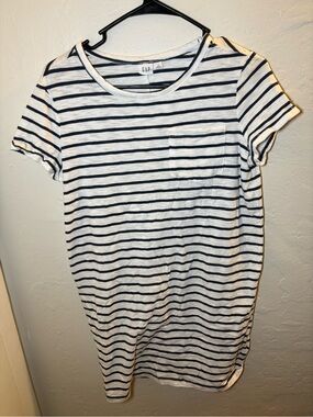 GAP White and Navy Striped Short-Sleeve Pocket Top